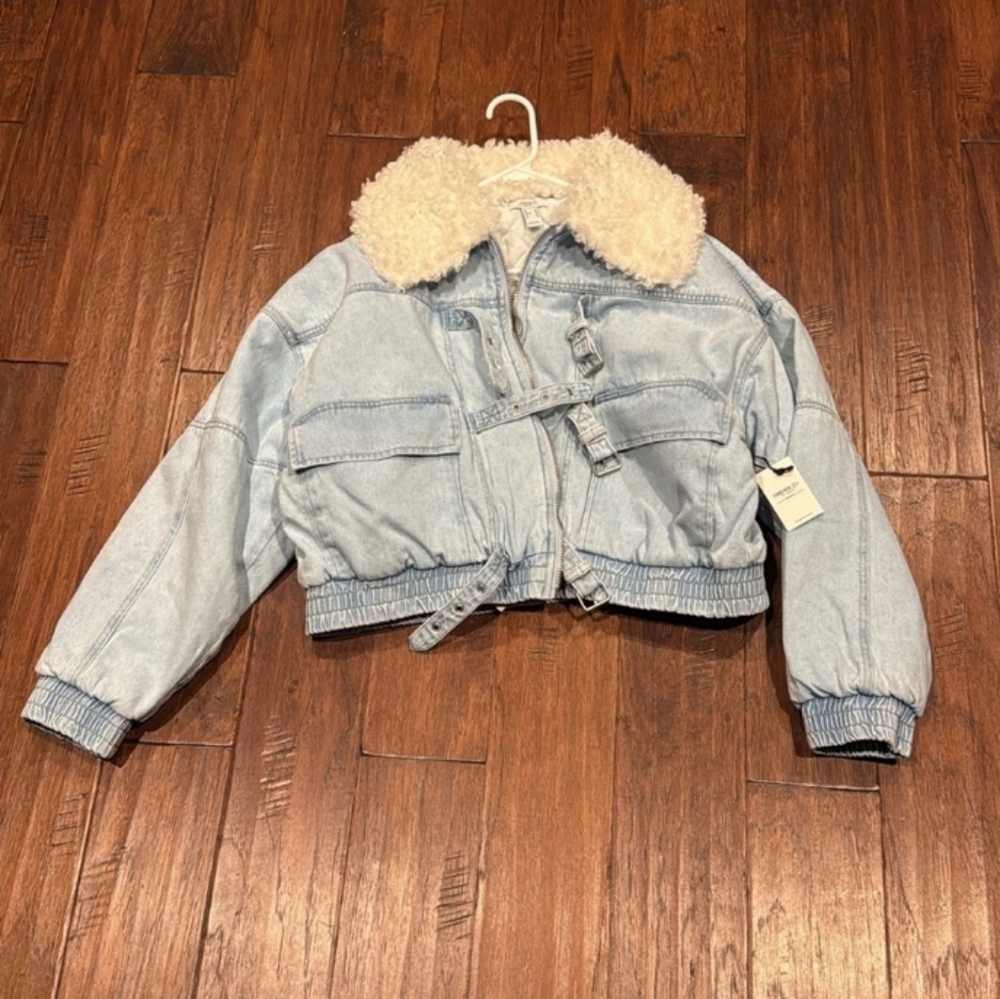 WomenvDenim Jacket with Faux Shearling Collar